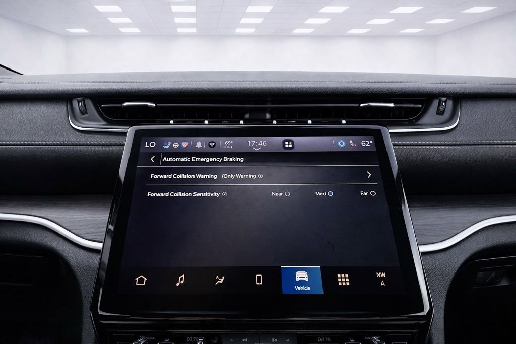 Used 2024 Jeep Grand Cherokee Limited 4xe w/ Luxury Tech Group II image 31