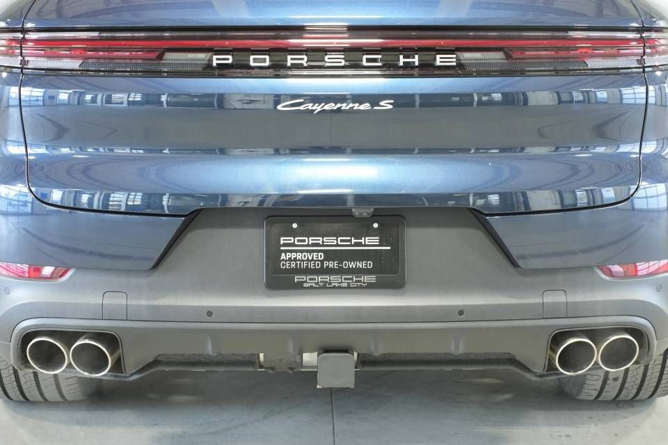Used 2025 Porsche Cayenne S image 38