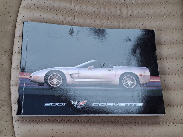 Used 2001 Chevrolet Corvette Coupe w/ Preferred Equipment Group2 image 26