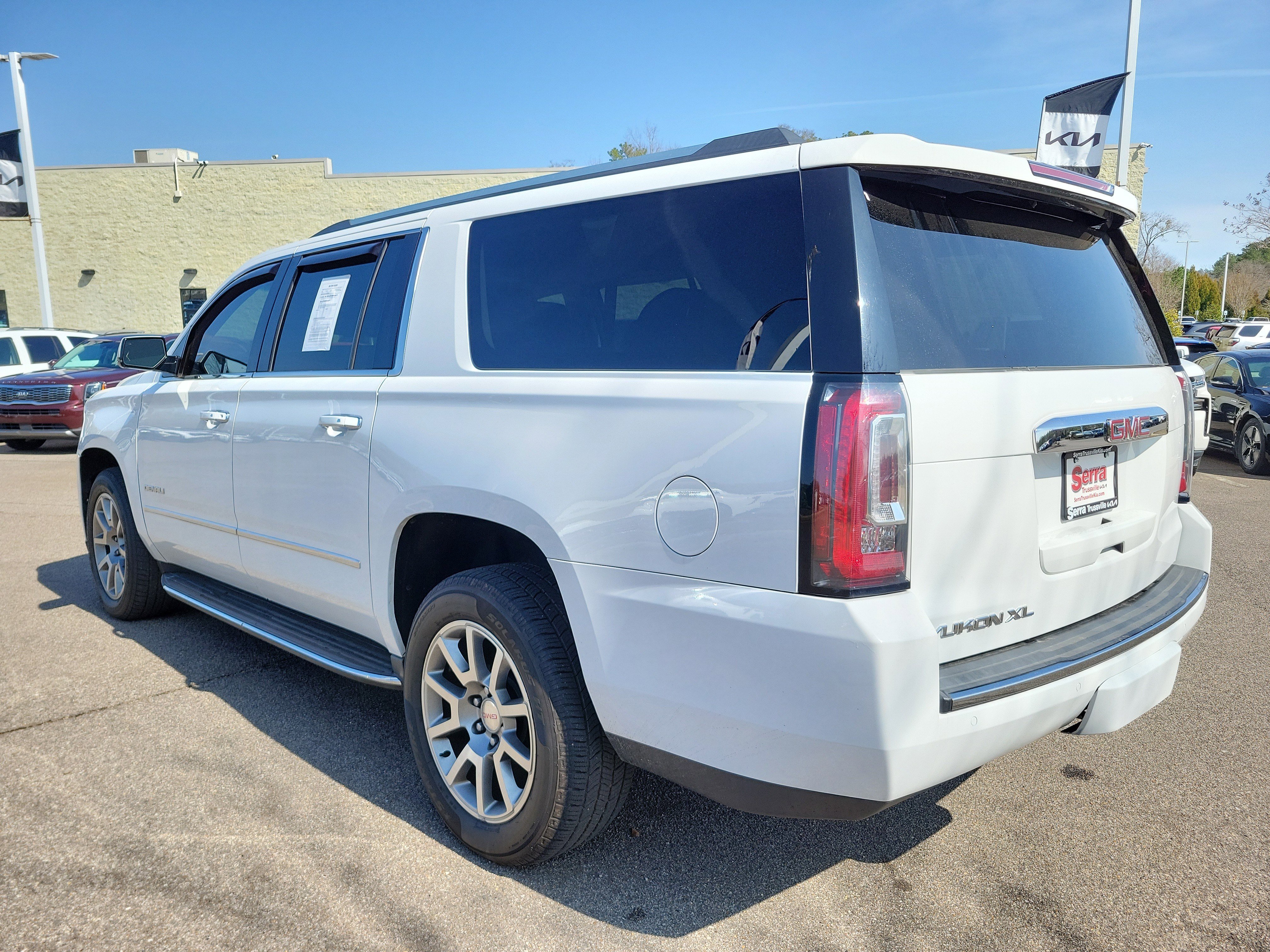 Used 2020 GMC Yukon XL Denali image 28