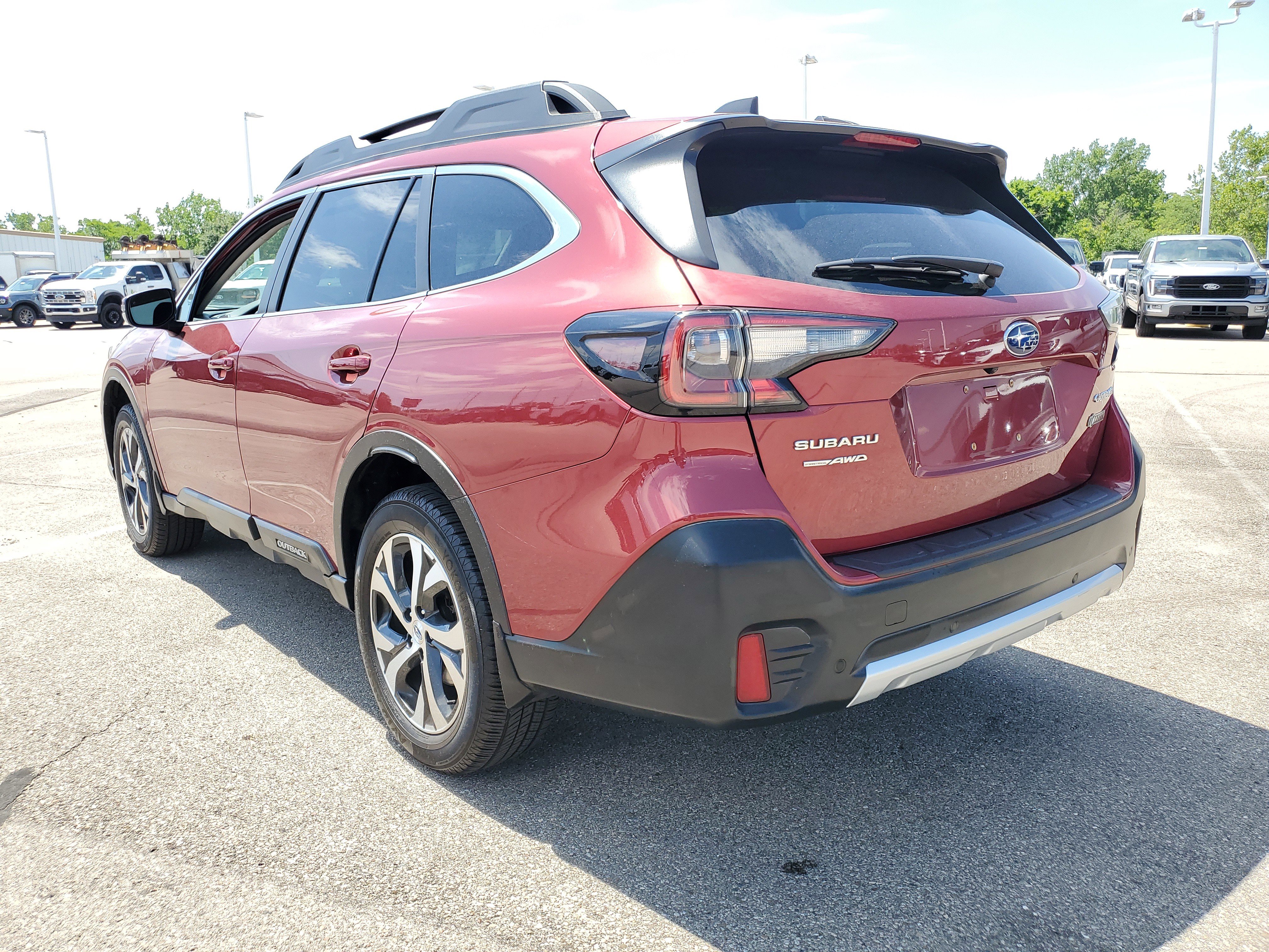 Used 2020 Subaru Outback Limited AWD/4WD image 2