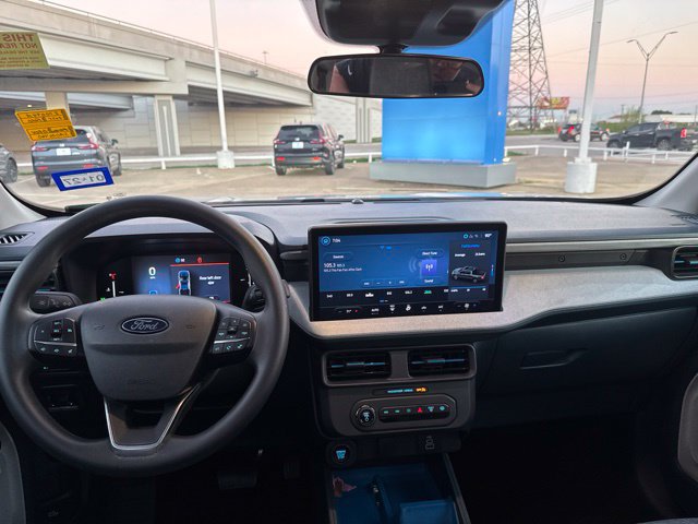 Used 2025 Ford Maverick XLT w/ 4K Tow Package AWD/4WD image 8