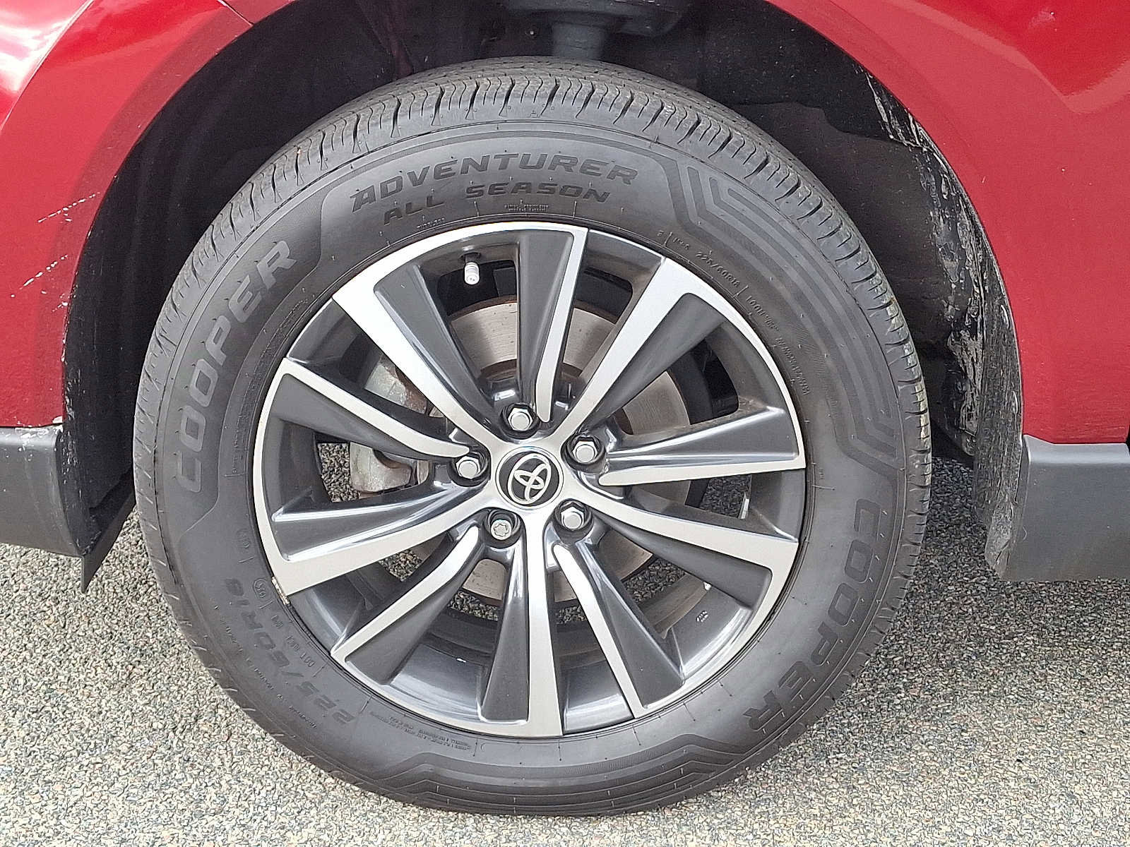 Certified 2023 Toyota Venza LE image 11