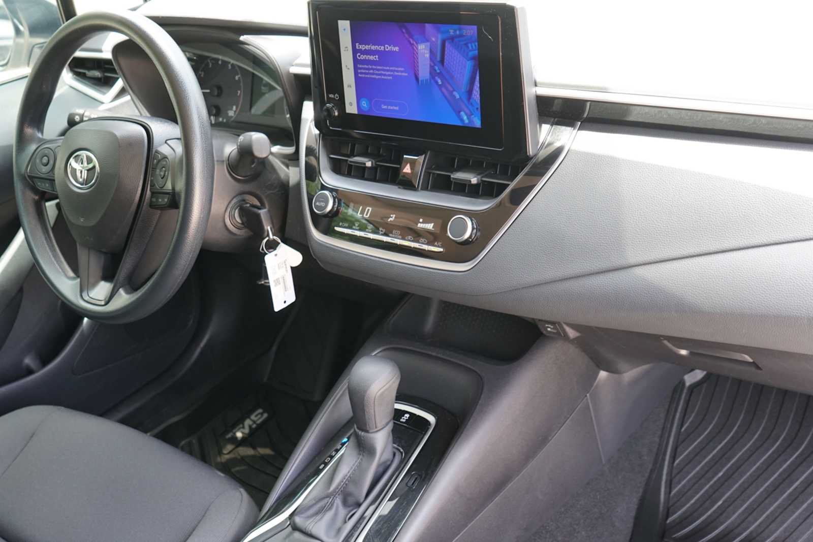 Used 2025 Toyota Corolla LE FWD image 23
