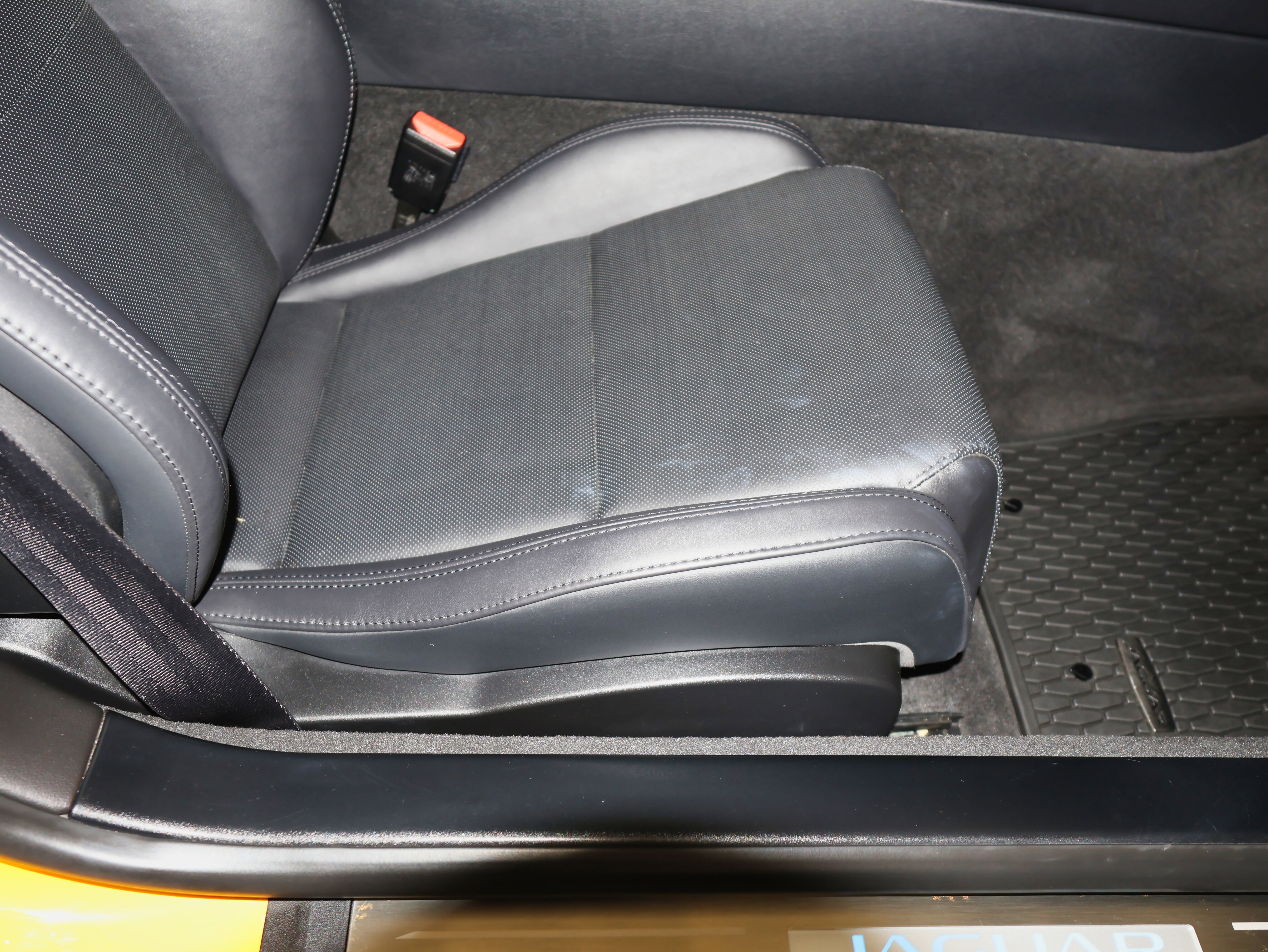 Used 2021 Jaguar F-TYPE R-Dynamic image 41