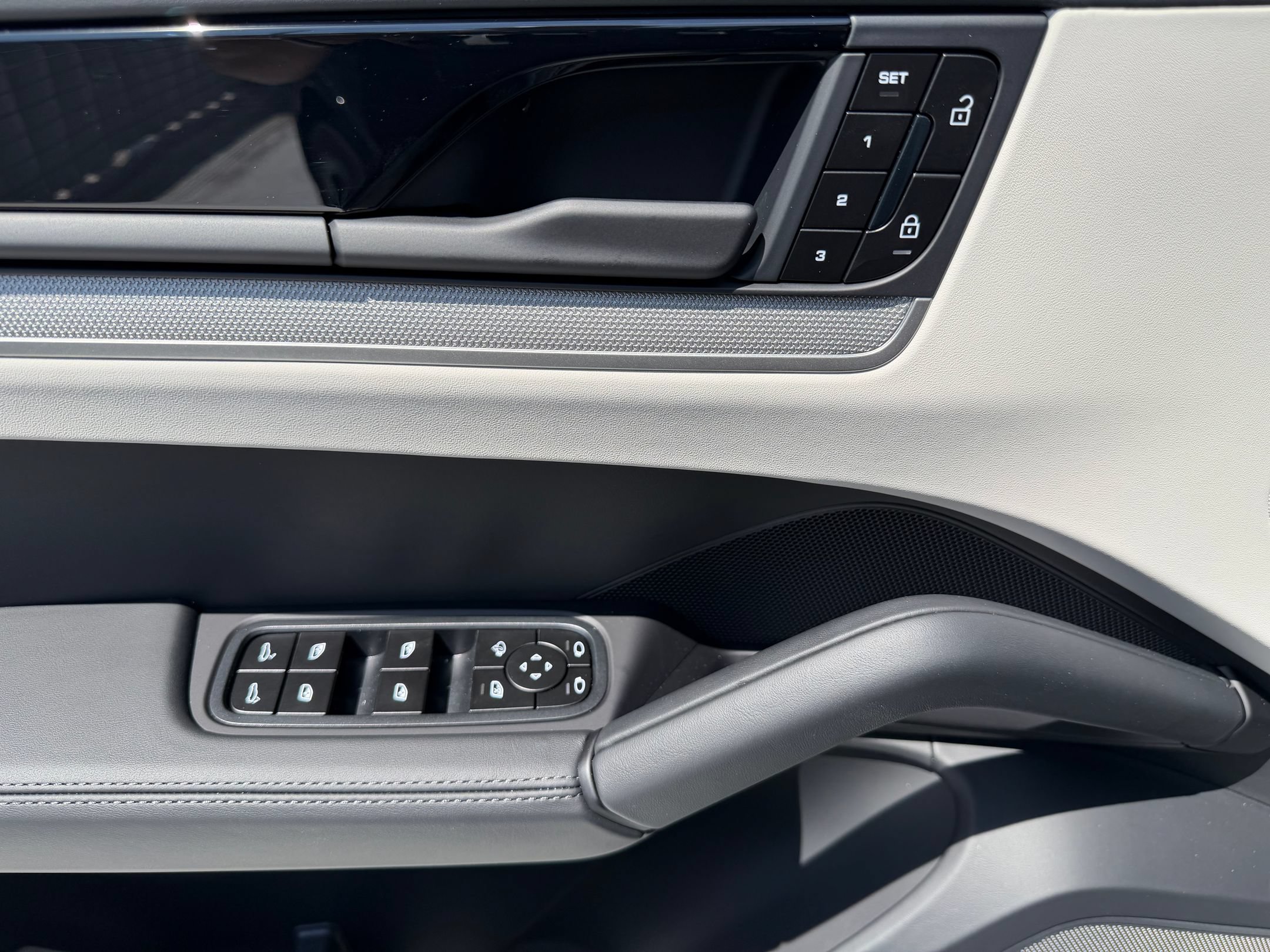 Certified 2026 Porsche Cayenne AWD/4WD image 23