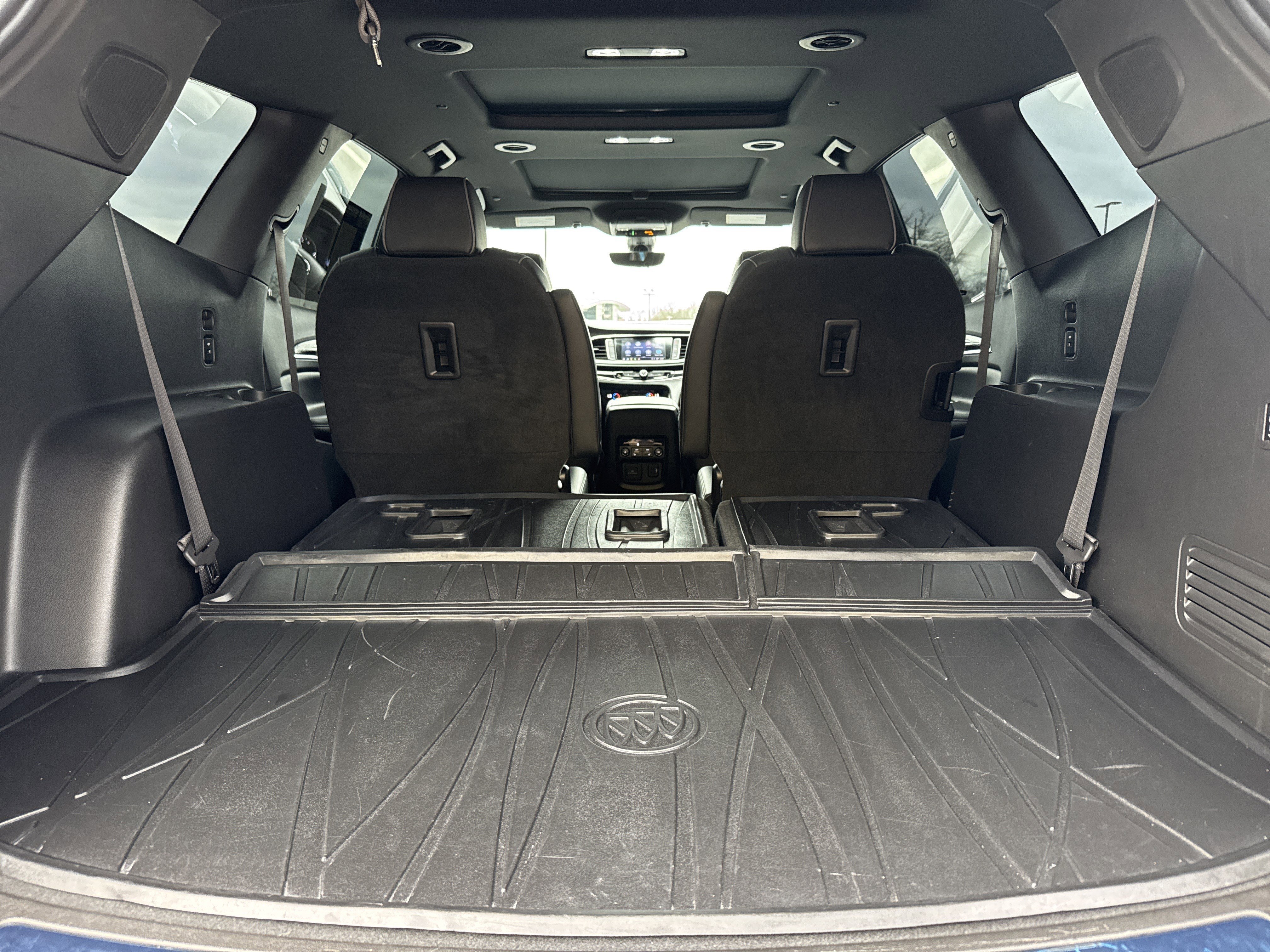 Used 2022 Buick Enclave Avenir w/ Avenir Technology Package image 34