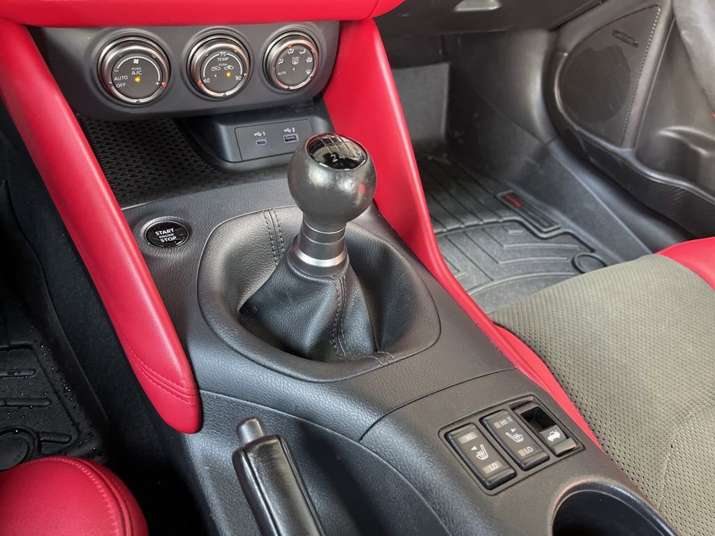 Used 2024 Nissan Z Performance w/ Floor Mat Package RWD image 37