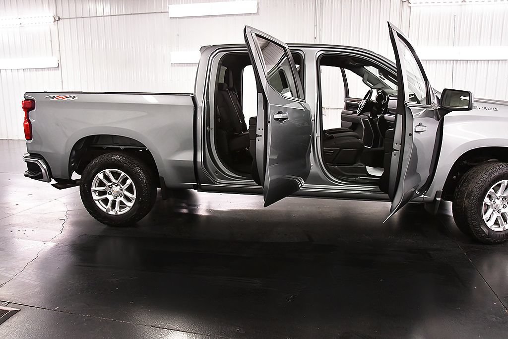 Used 2023 Chevrolet Silverado 1500 LT AWD/4WD image 31