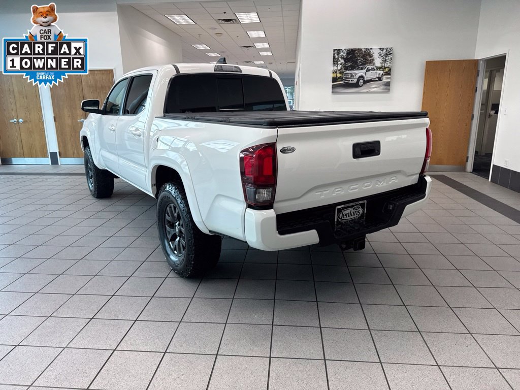 Used 2022 Toyota Tacoma SR5 AWD/4WD image 15