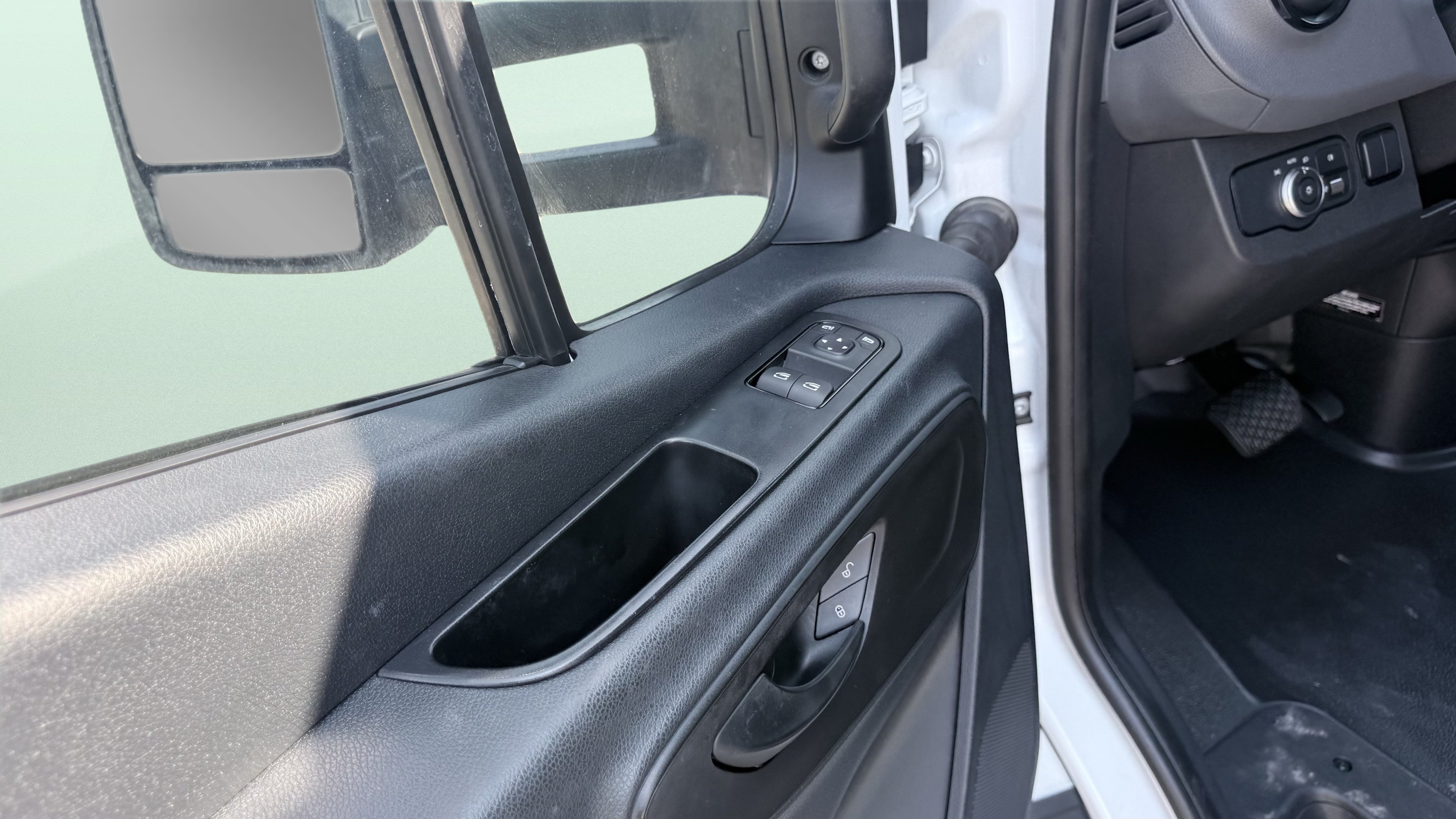 Used 2020 Mercedes-Benz Sprinter 3500 w/ Premium Package image 29