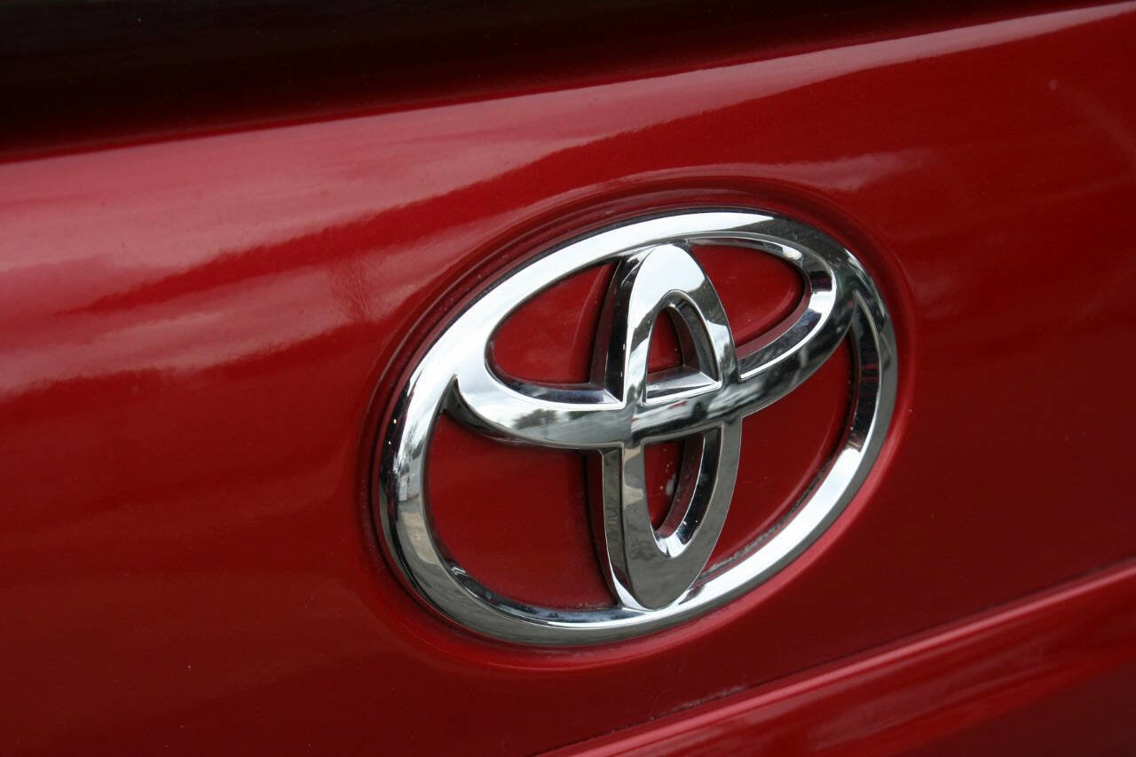 Used 2010 Toyota Corolla S image 27