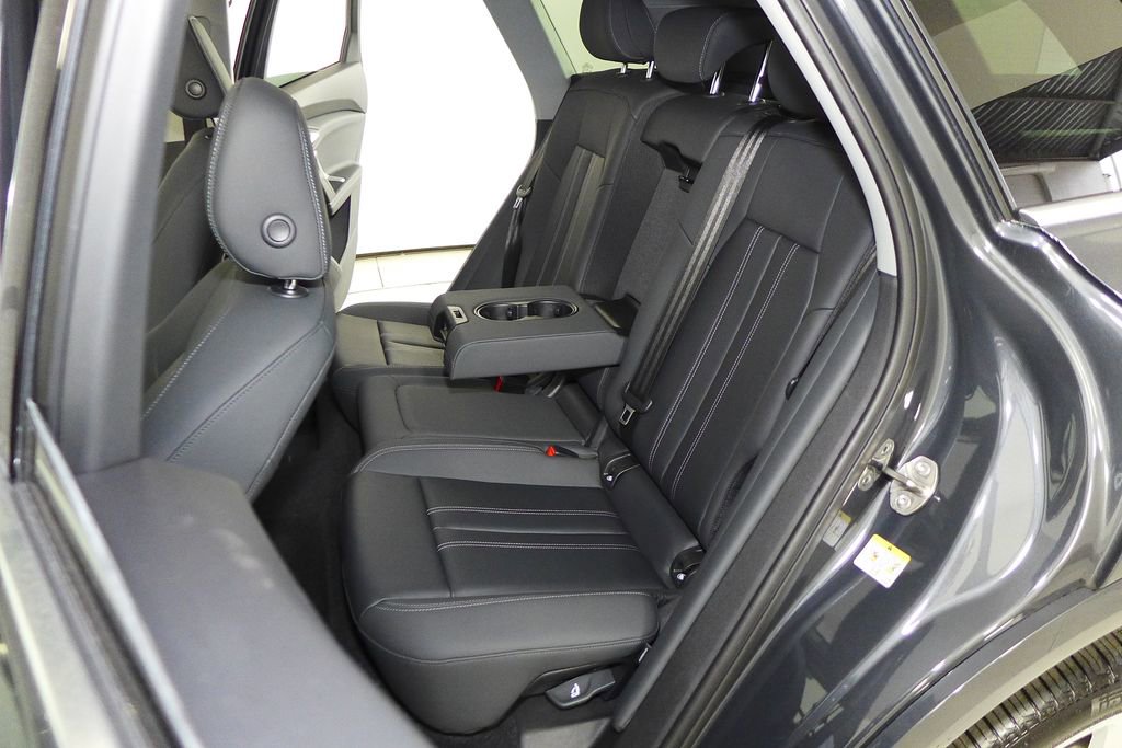 Used 2025 Audi Q5 Premium Plus w/ Premium Plus AWD/4WD image 21
