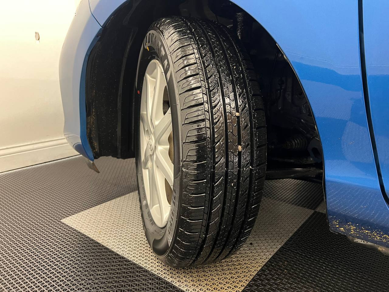 Used 2013 Toyota Prius C Three image 29