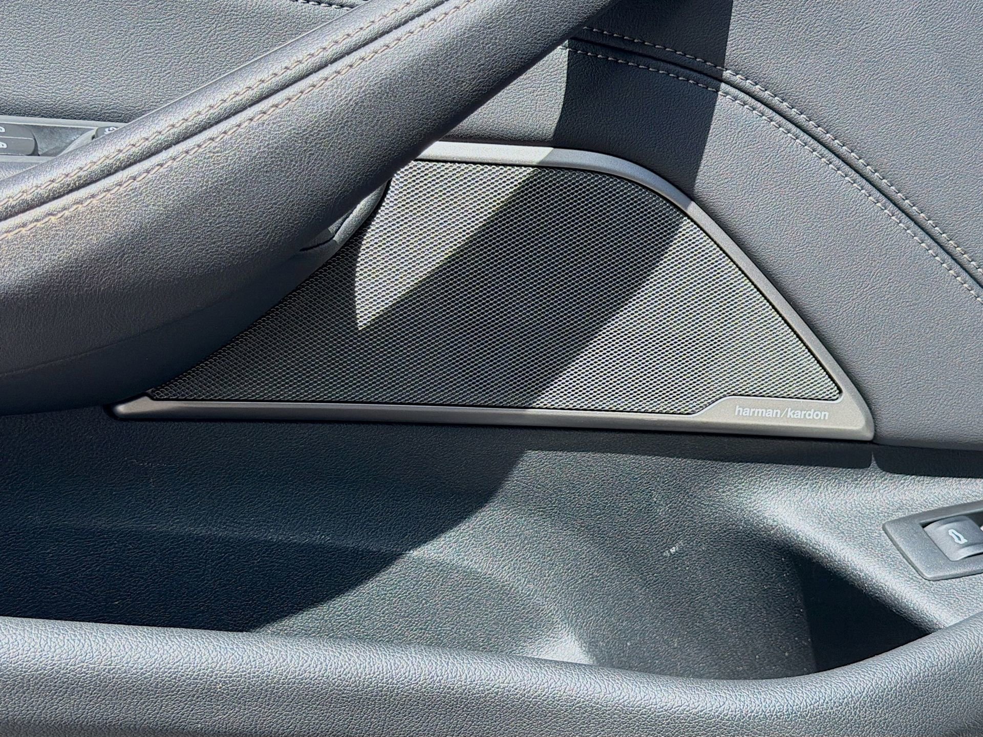 Used 2021 BMW 530i w/ M Sport Package image 25