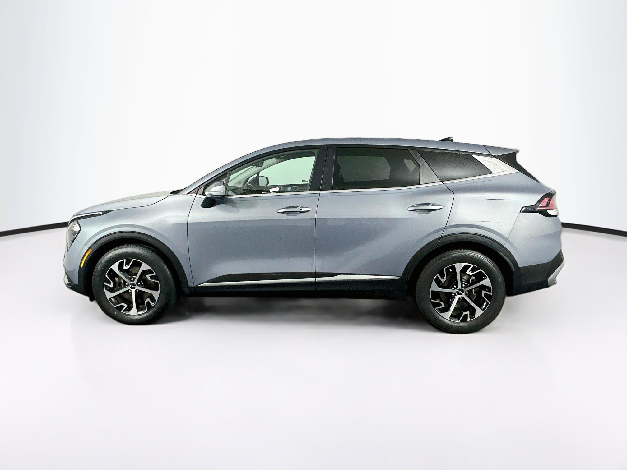 Used 2023 Kia Sportage EX FWD image 4