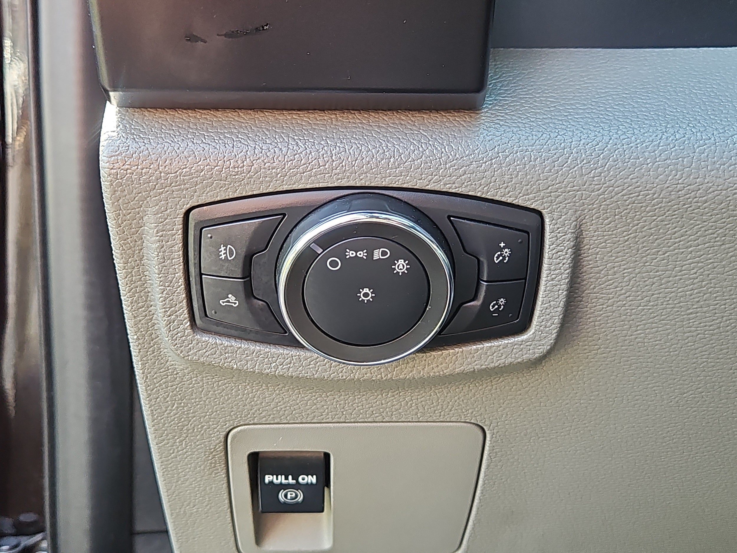 Used 2020 Ford F150 XL w/ Equipment Group 101A Mid AWD/4WD image 9