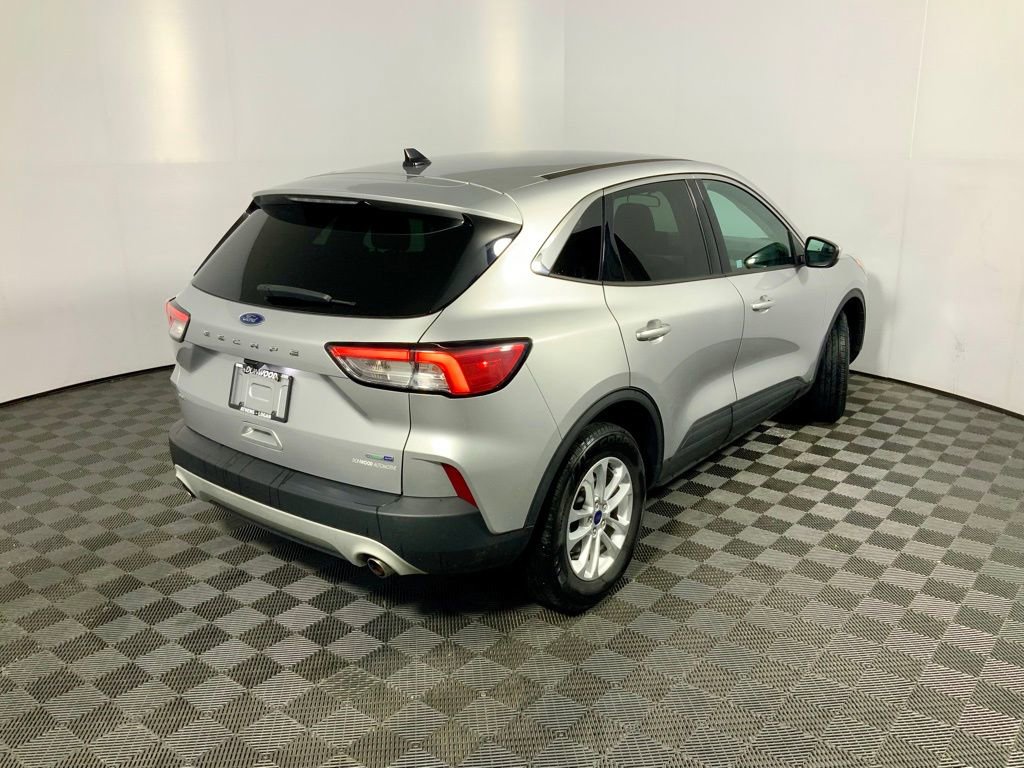 Used 2020 Ford Escape SE image 18