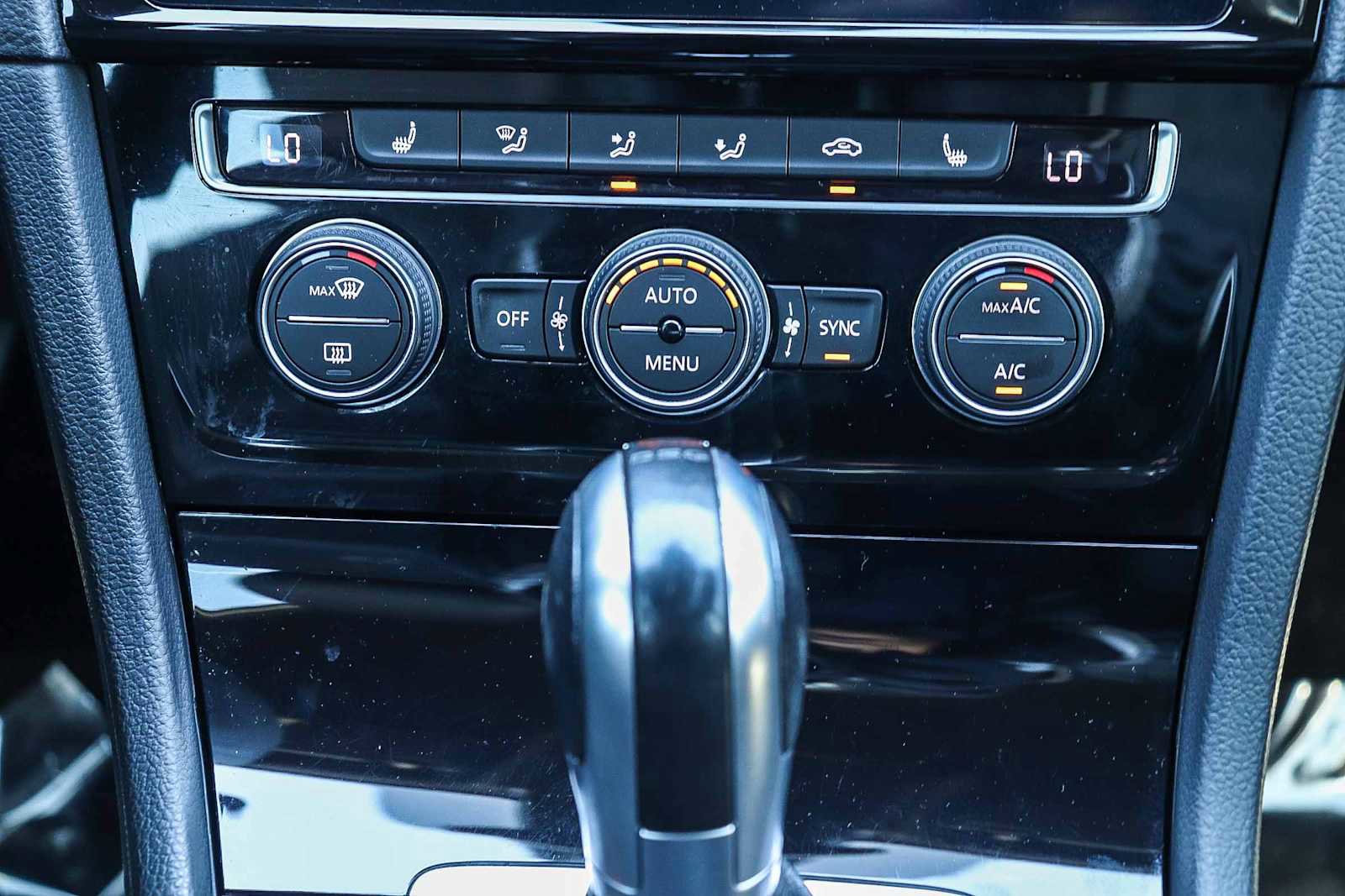 Used 2019 Volkswagen Golf R 4-Door image 14