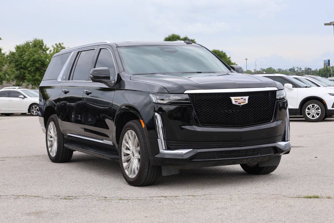 Used 2023 Cadillac Escalade ESV Premium Luxury AWD/4WD image 4