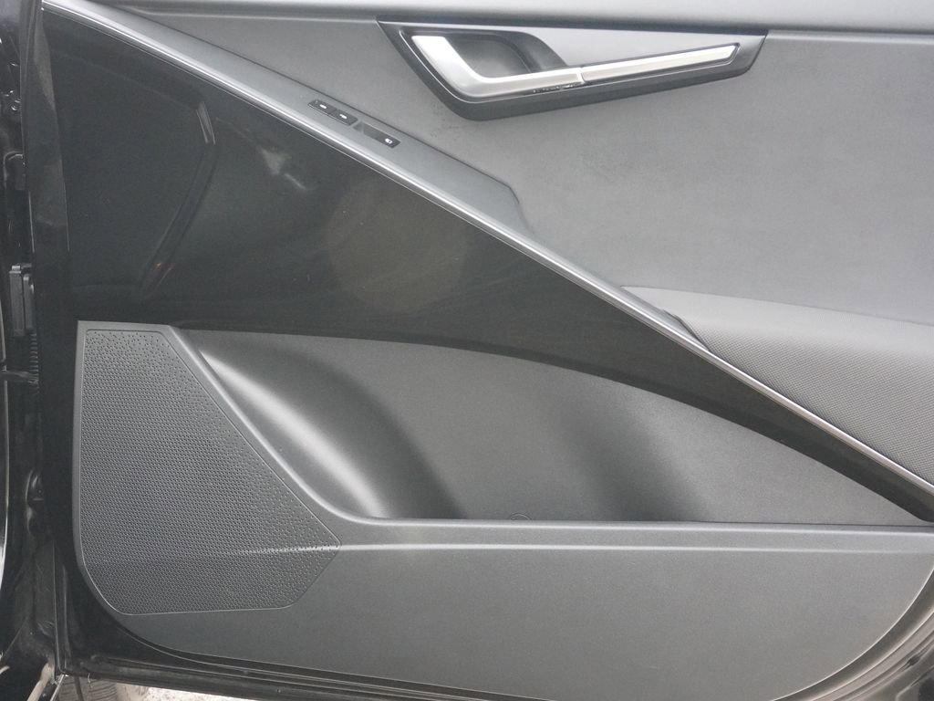 Used 2025 Kia Niro Wind w/ Wind Preserve Package FWD image 21