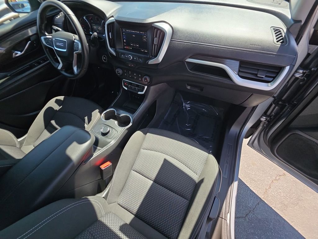 Used 2024 GMC Terrain SLE image 30