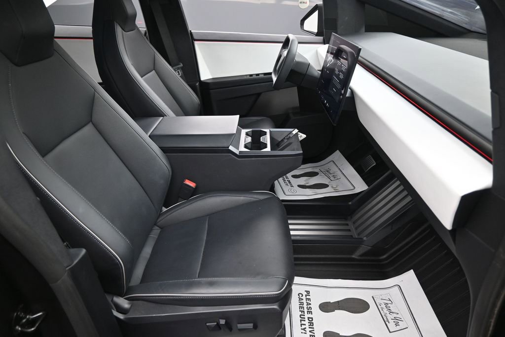 Used 2024 Tesla Cybertruck AWD Crew Cab image 30