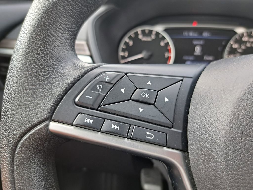 Used 2023 Nissan Altima 2.5 SV AWD/4WD image 14