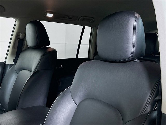 Used 2024 Nissan Armada SV image 10