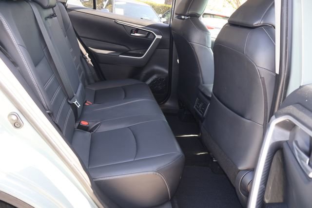 Used 2020 Toyota RAV4 XLE Premium image 19