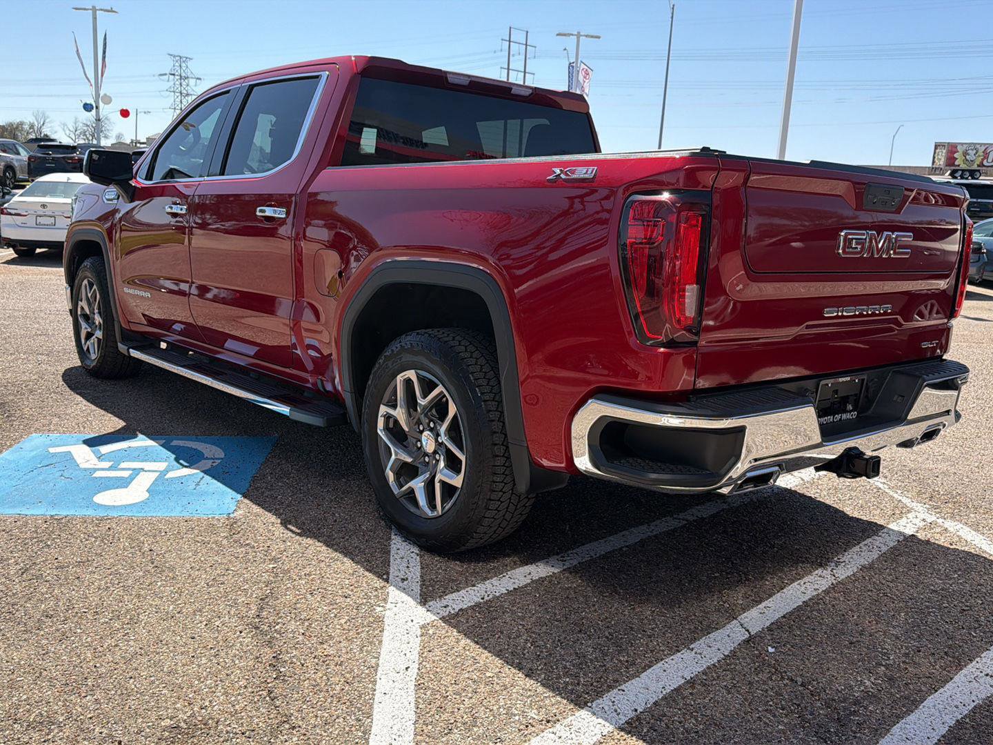 Used 2023 GMC Sierra 1500 SLT image 7