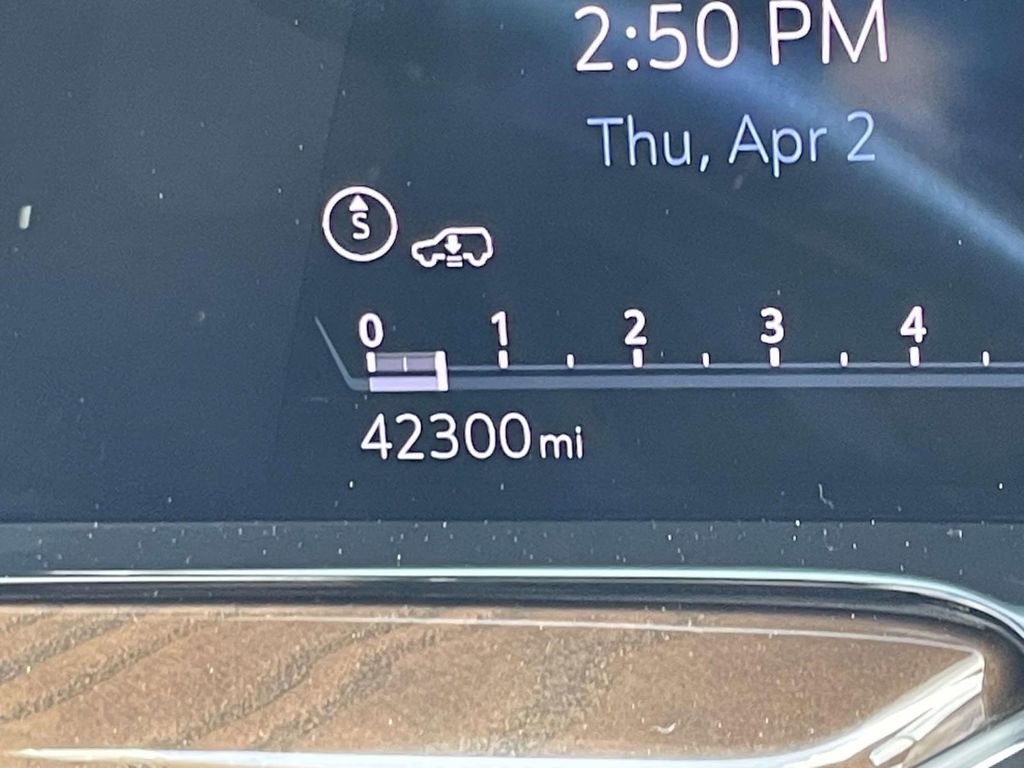 Used 2024 Cadillac Escalade ESV Sport Platinum w/ LPO, ONYX Package image 30