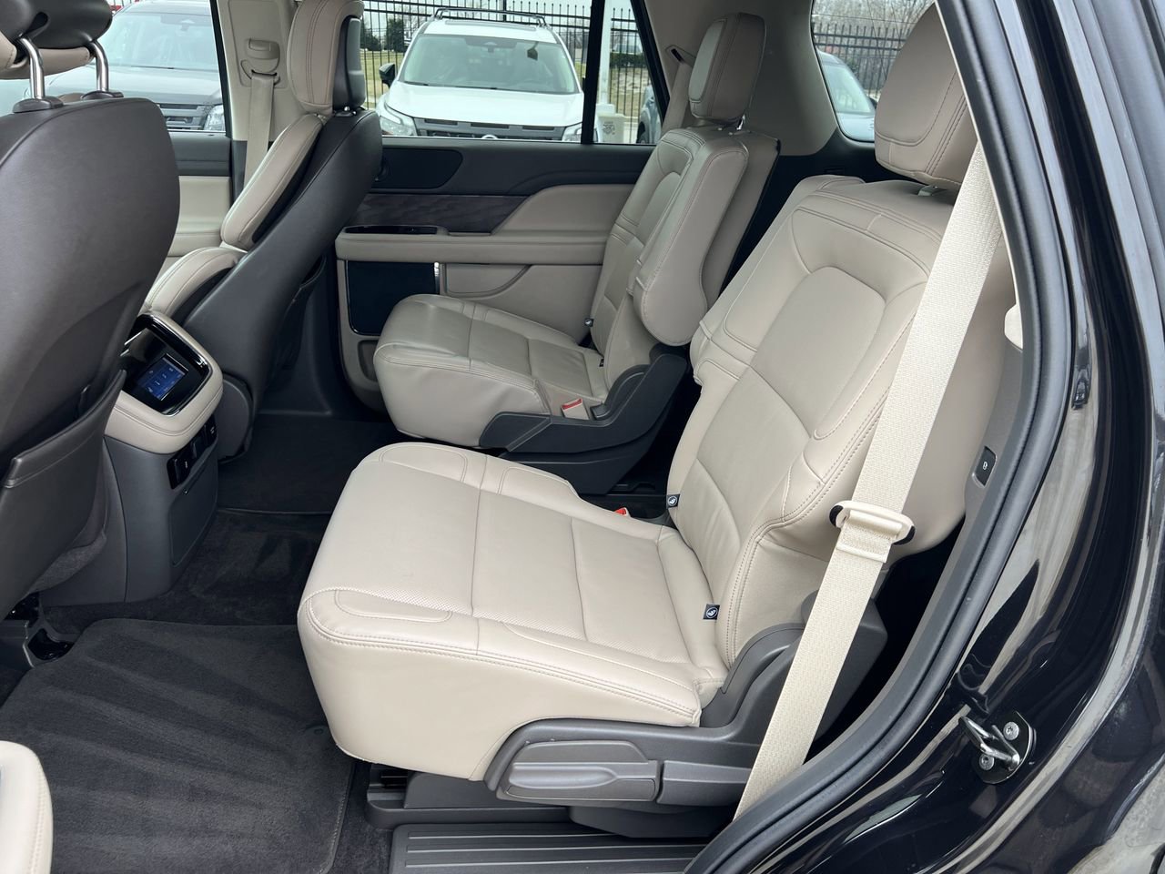 Used 2024 Lincoln Navigator Premiere image 24