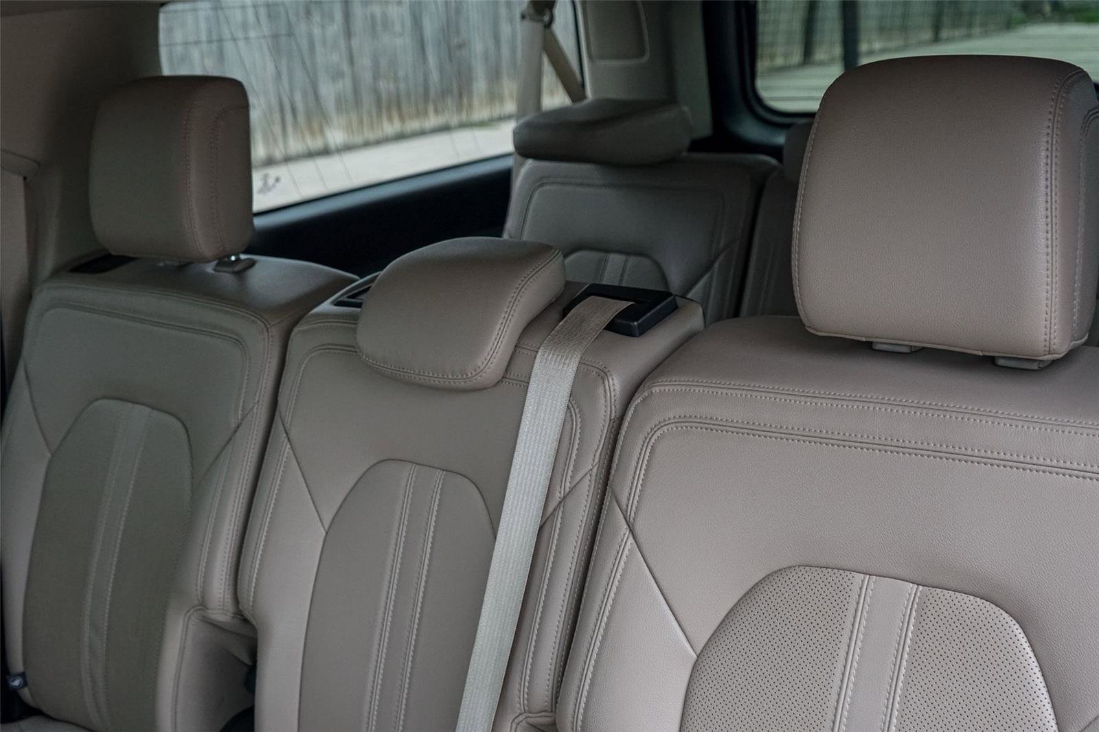 Certified 2024 Ford Expedition Max Limited RWD image 24
