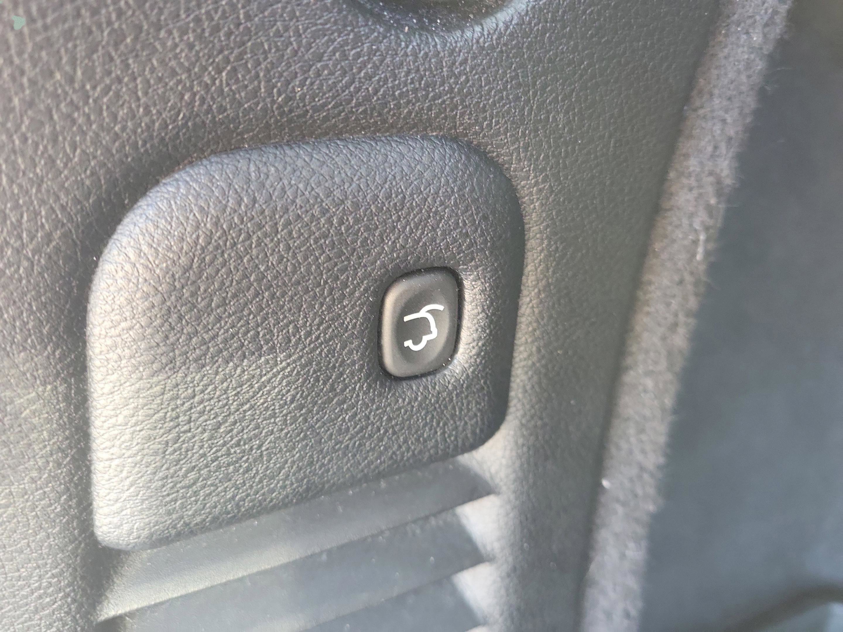 Used 2024 Dodge Durango GT image 11