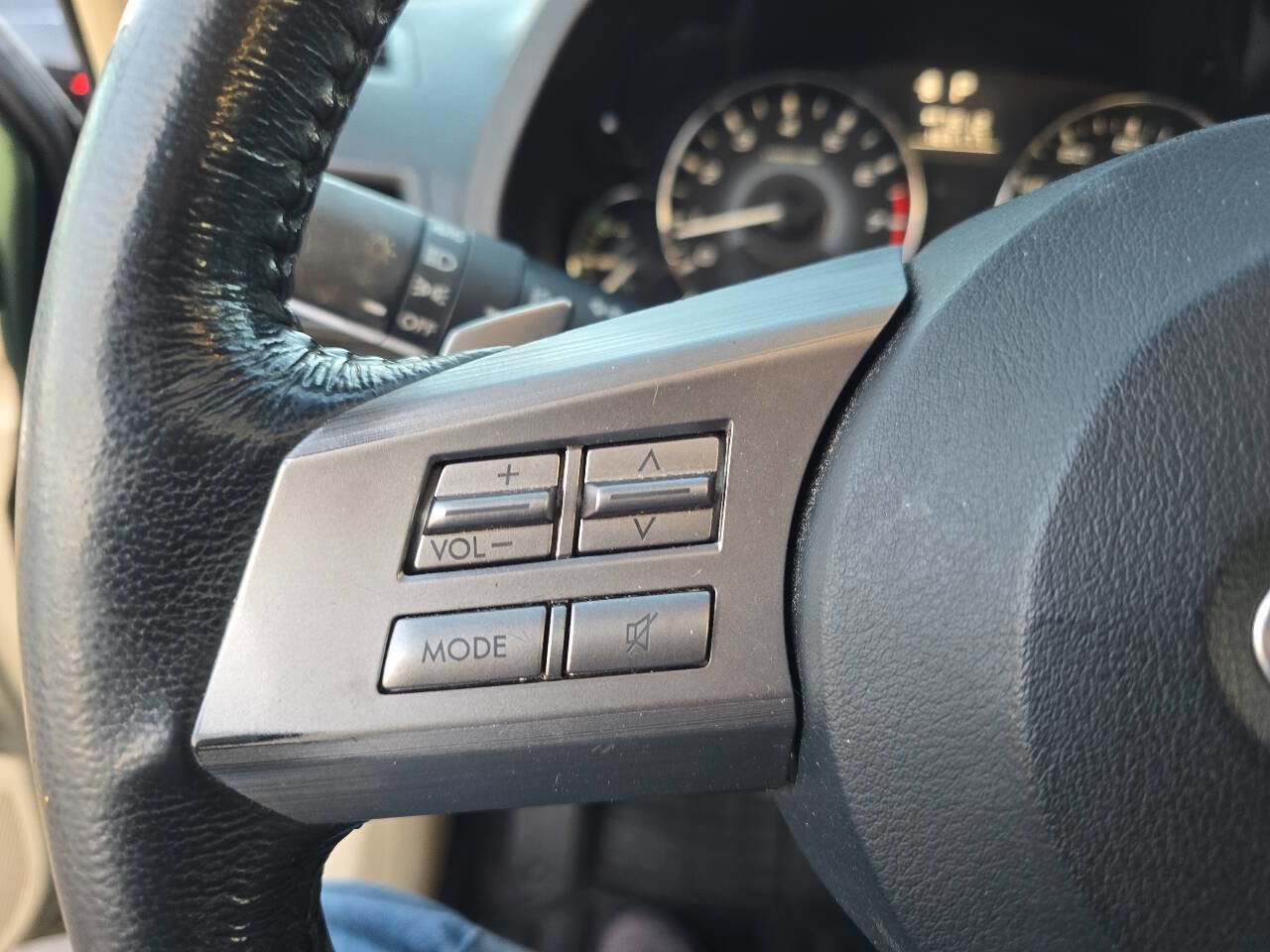 Used 2010 Subaru Outback 2.5i Premium image 28