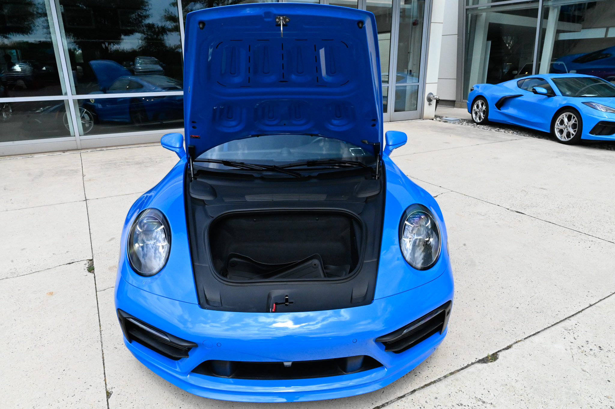 Used 2024 Porsche 911 Carrera S w/ Sportdesign Package RWD image 48
