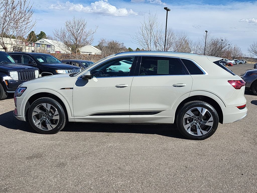 Used 2021 Audi e-tron Premium Plus w/ Premium Plus Package image 7