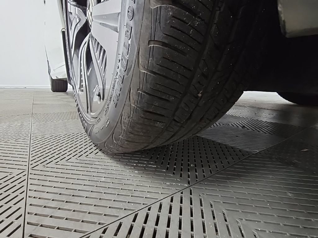 Used 2017 Honda Civic EX-L image 46