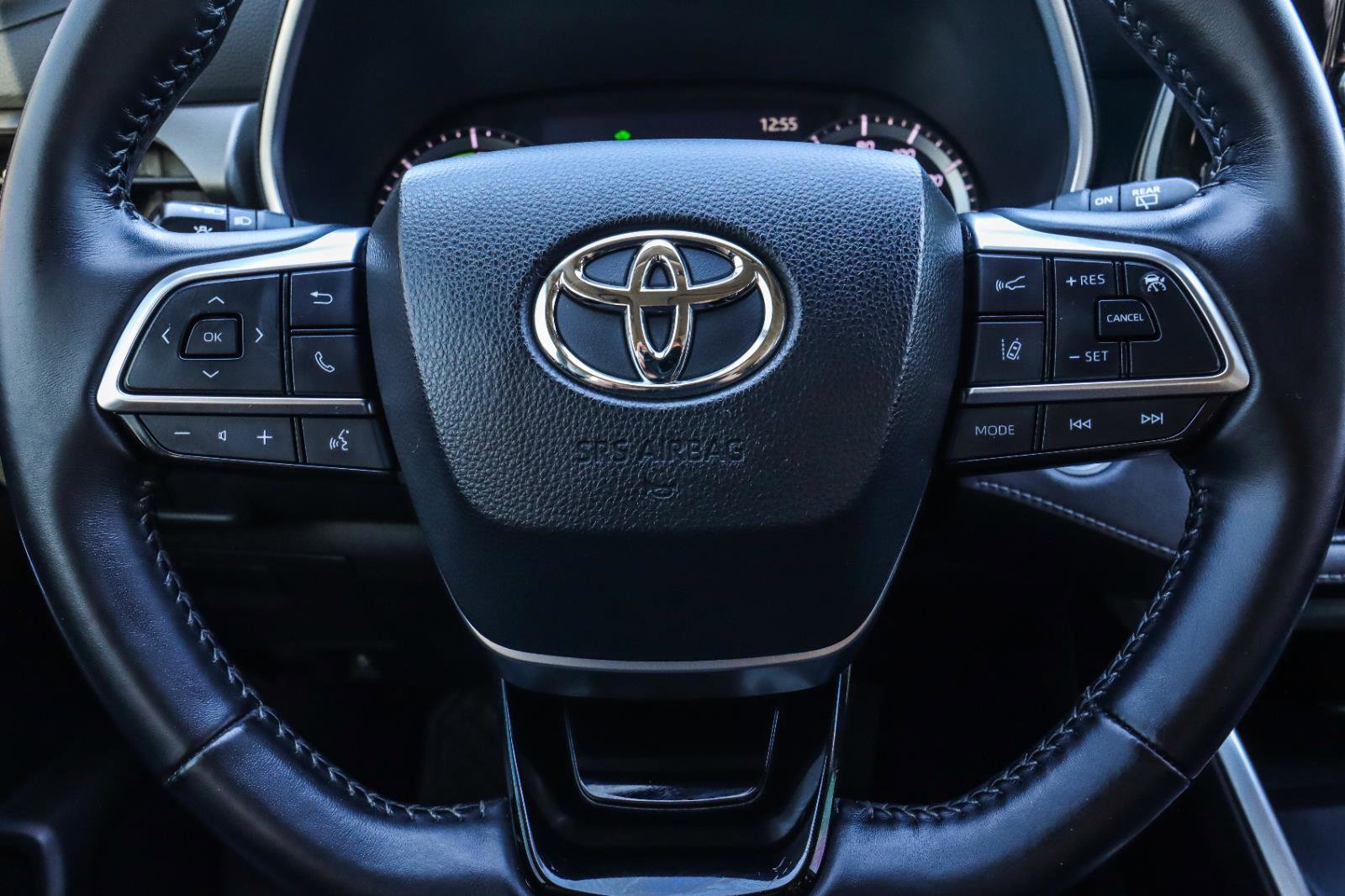 Used 2021 Toyota Highlander XLE image 18