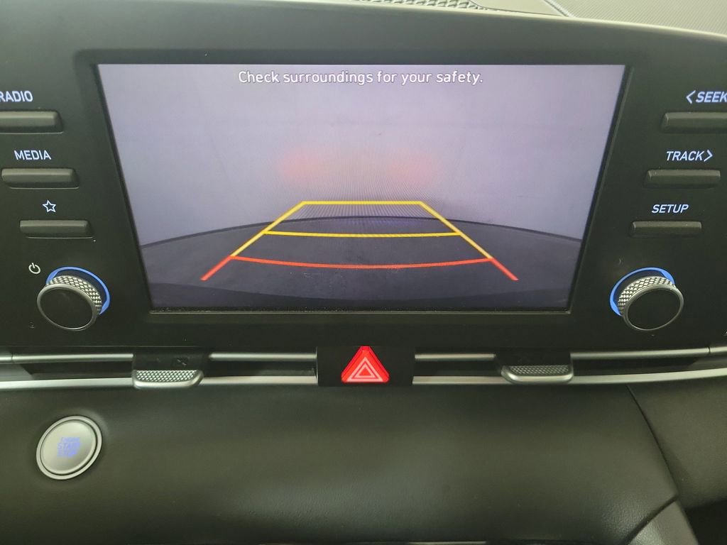 Used 2023 Hyundai Elantra Blue image 21