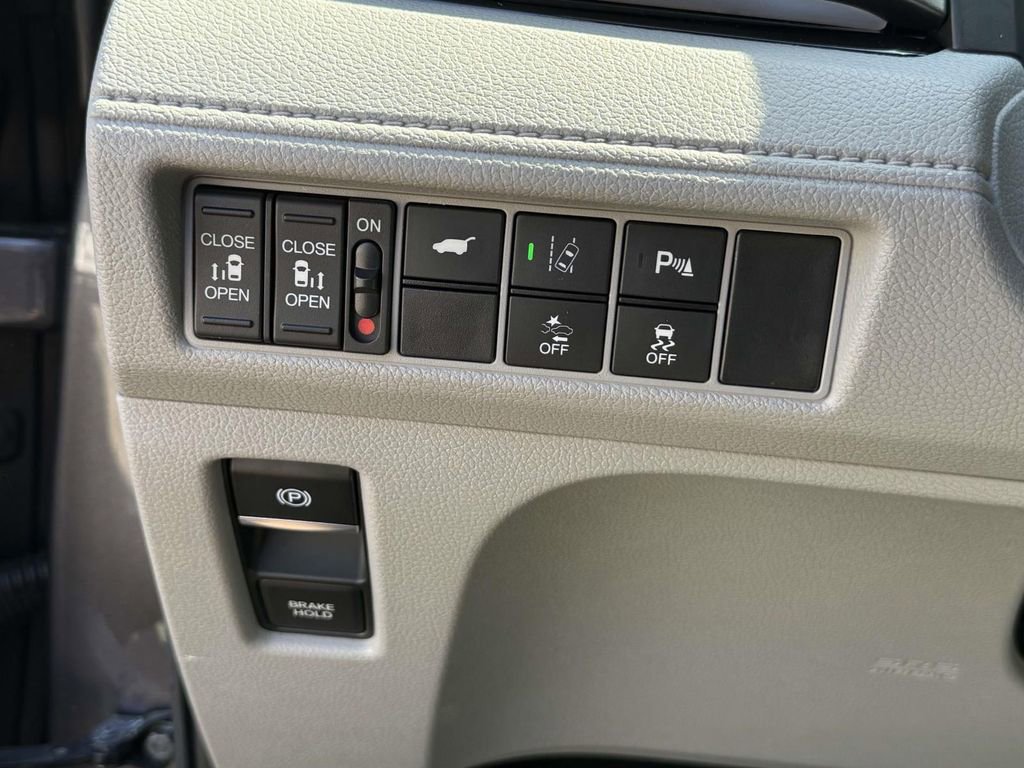 Used 2019 Honda Odyssey Elite image 16