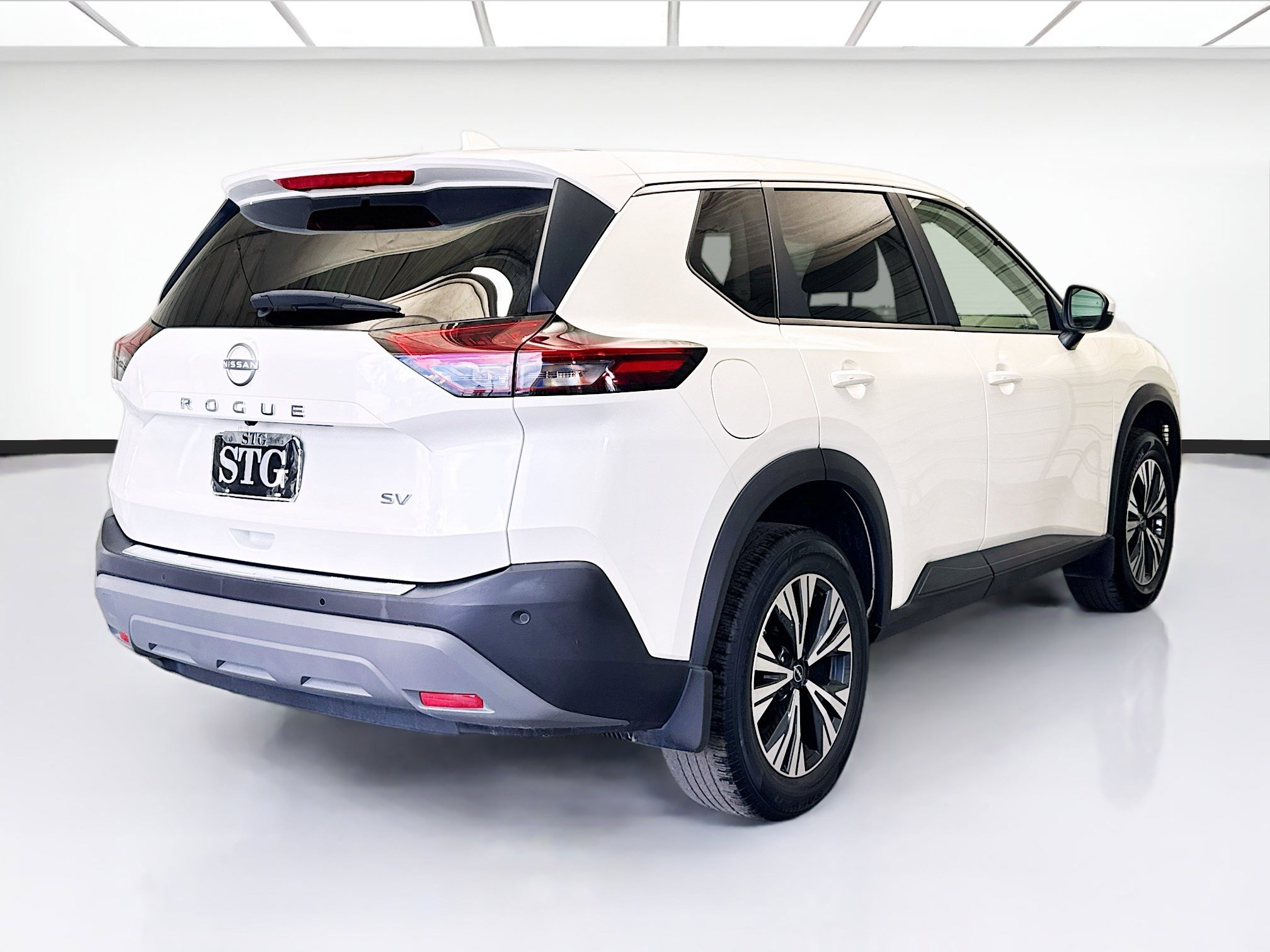 Used 2023 Nissan Rogue SV image 4