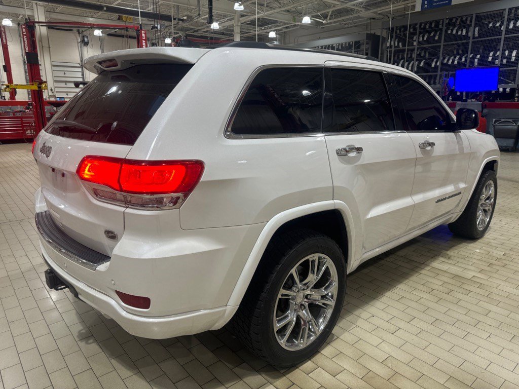Used 2017 Jeep Grand Cherokee Overland AWD/4WD image 10