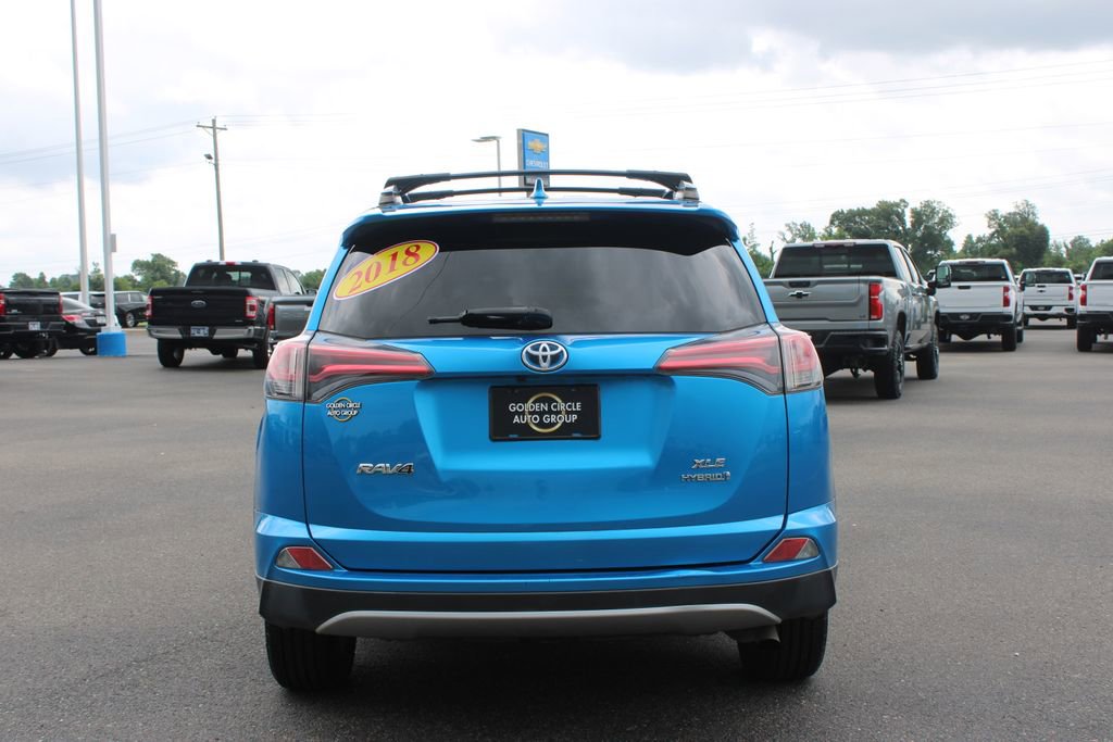 Used 2018 Toyota RAV4 XLE AWD/4WD image 8