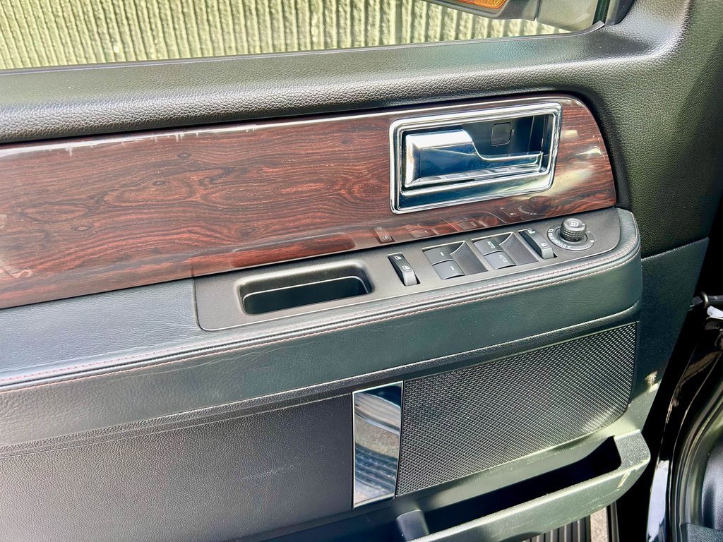 Used 2017 Lincoln Navigator L Reserve image 12