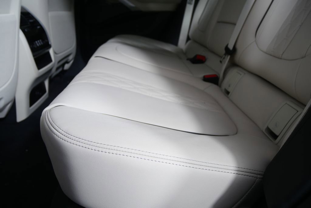 Used 2026 BMW X6 xDrive40i image 16