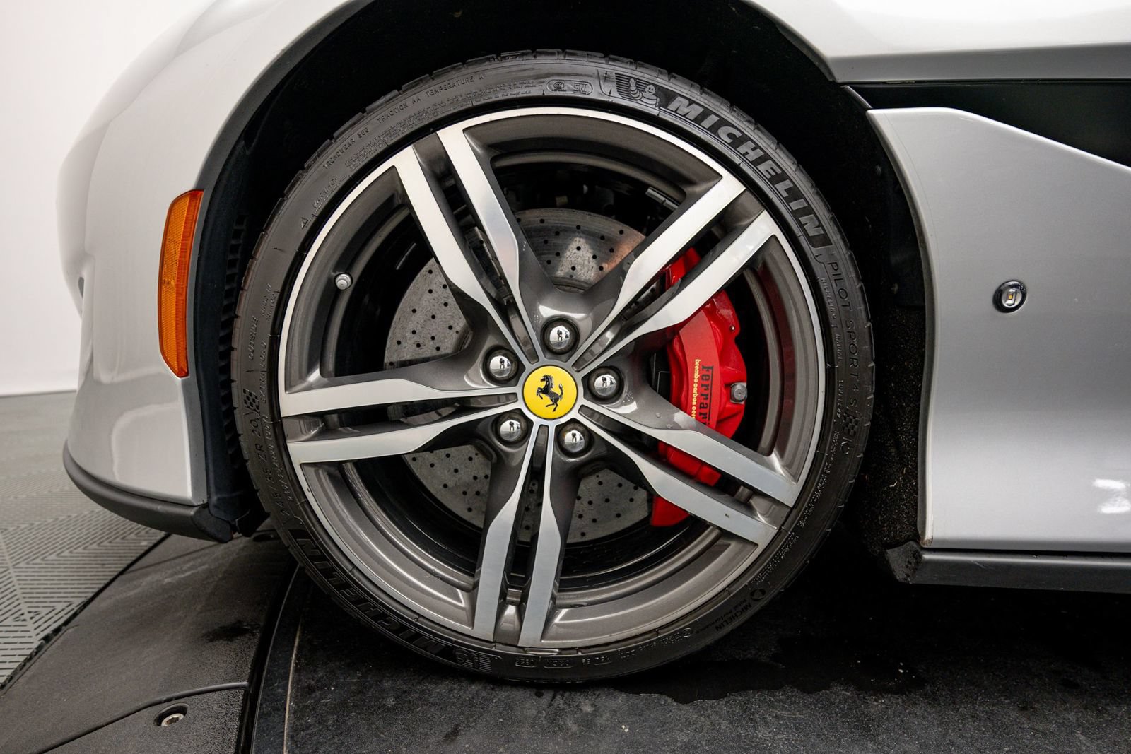 Used 2019 Ferrari Portofino RWD image 44