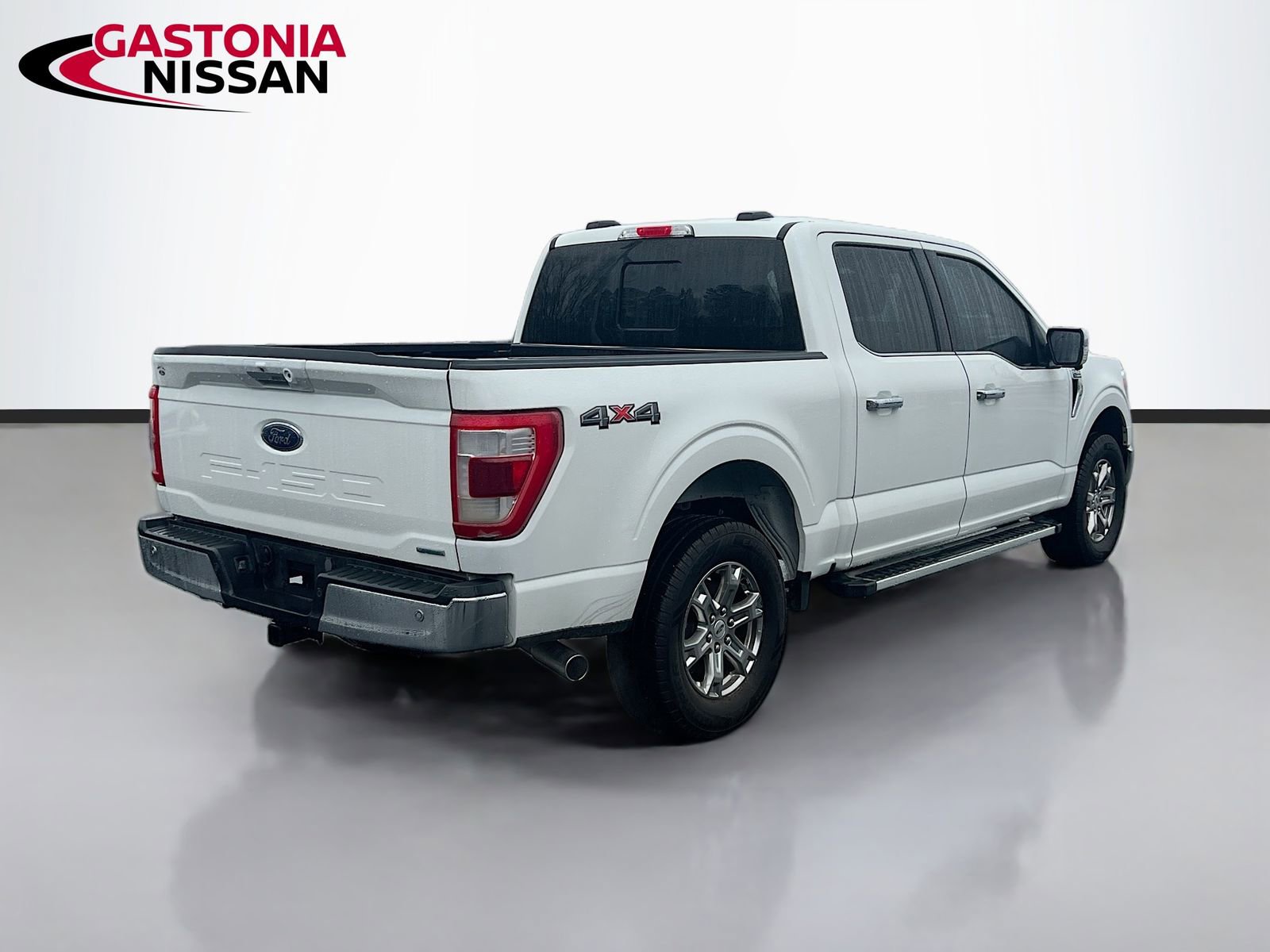 Used 2023 Ford F150 Lariat w/ Trailer Tow Package image 9