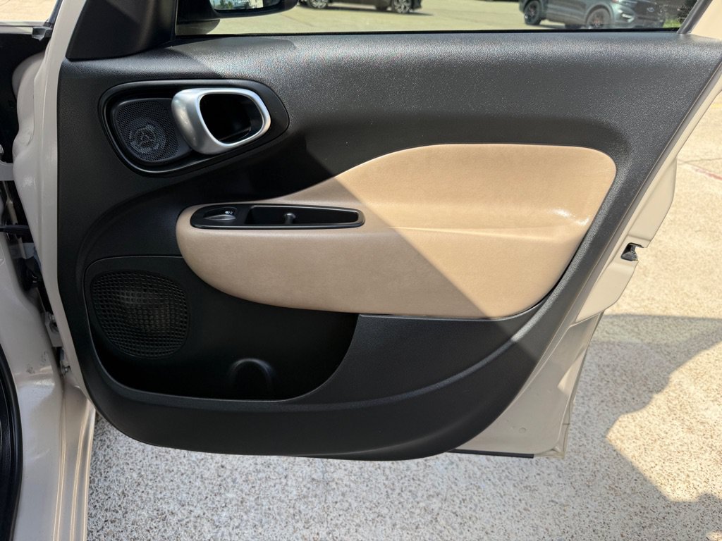 Used 2014 FIAT 500L Lounge FWD image 22